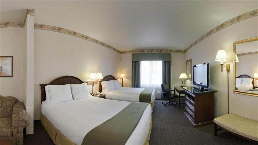 Holiday Inn Express Hotel & Suites Eagle Pass By Ihg Екстериор снимка
