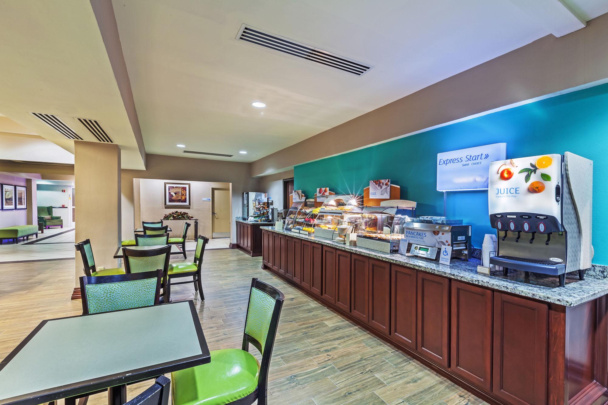 Holiday Inn Express Hotel & Suites Eagle Pass By Ihg Екстериор снимка