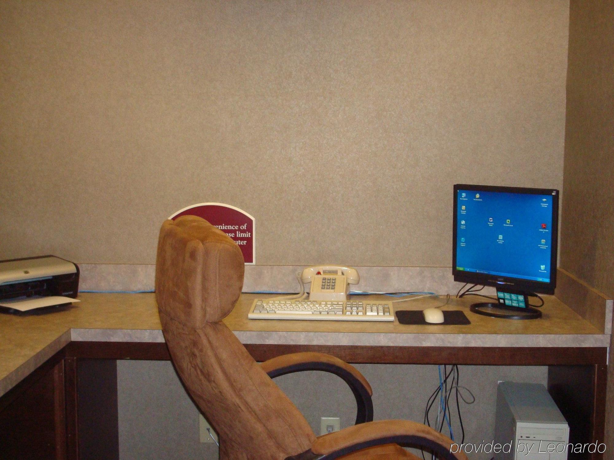 Holiday Inn Express Hotel & Suites Eagle Pass By Ihg Бизнес снимка