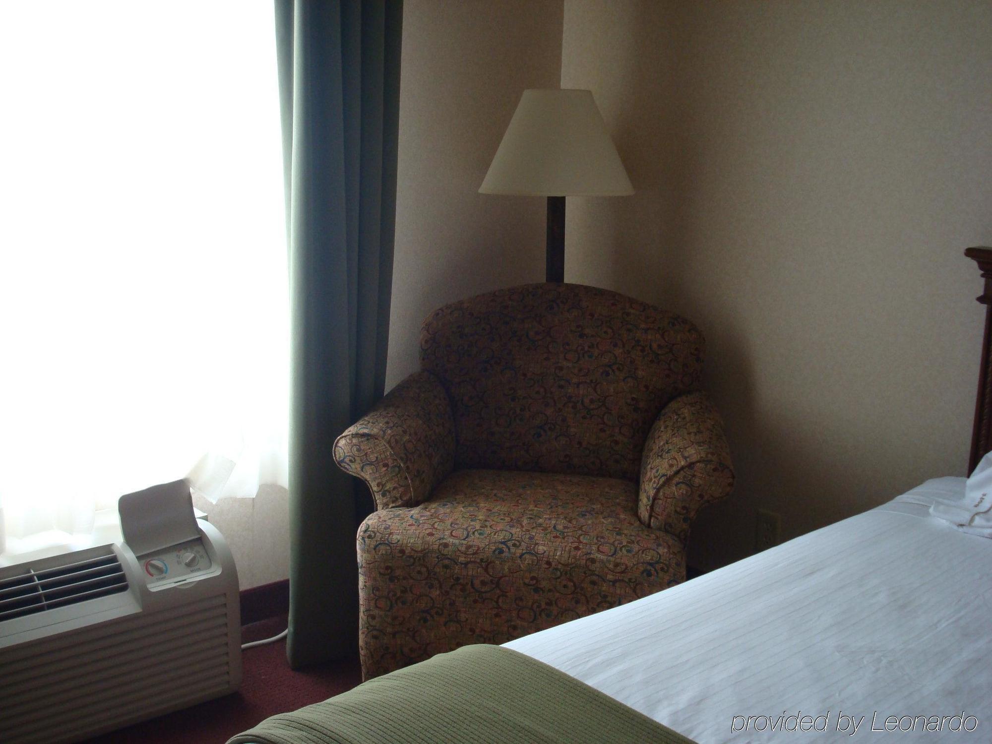 Holiday Inn Express Hotel & Suites Eagle Pass By Ihg Стая снимка